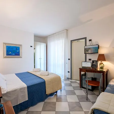 Hotel Falco Azzurro 3*