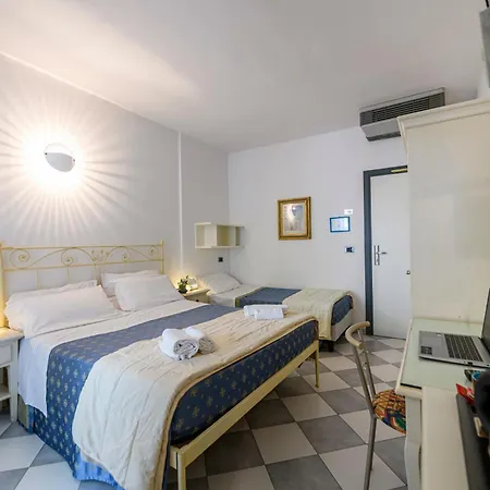 Hotel Falco Azzurro 3*