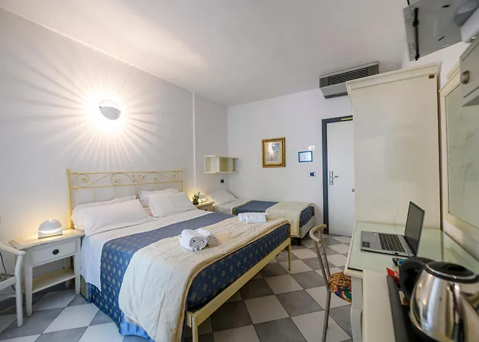 Hotel Falco Azzurro 3*