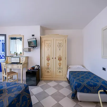 Falco Azzurro Martinsicuro