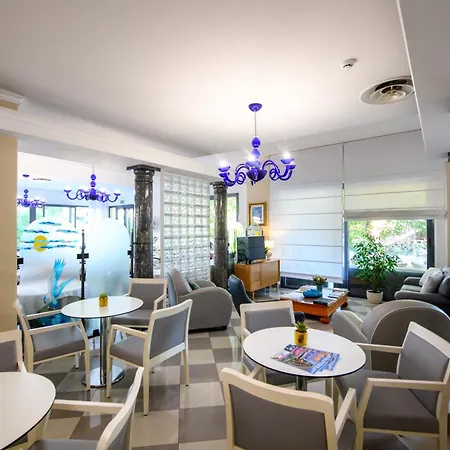 Falco Azzurro Hotel 3*