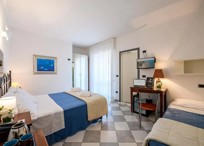 Szálloda Falco Azzurro 3*