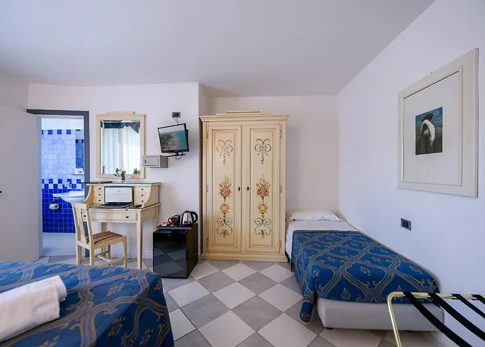 Falco Azzurro מרטינסיקורו