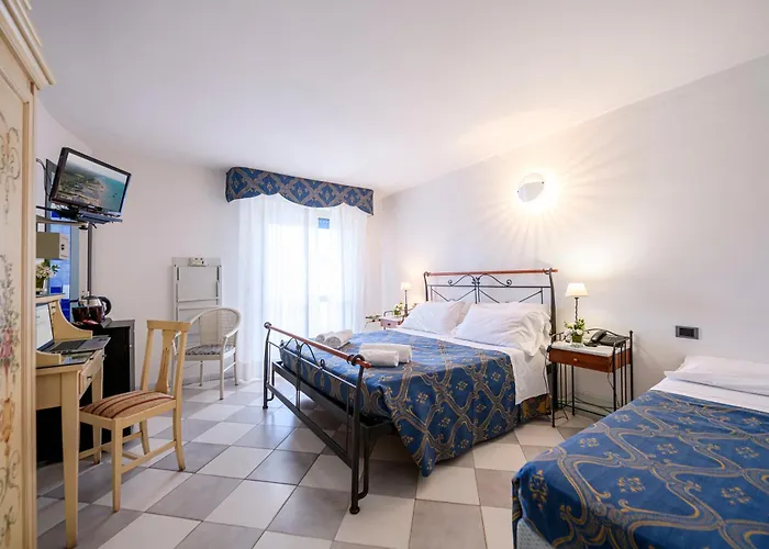 מלון Falco Azzurro